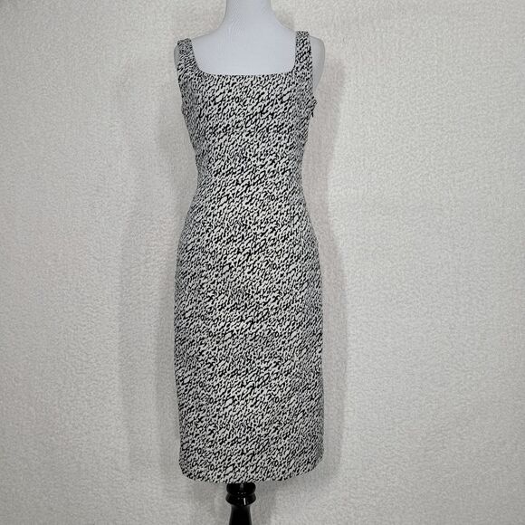 Diane Von Furstenberg Black & White Animal Print Scoop Neck Sheath Dress 6 - Picture 1 of 7